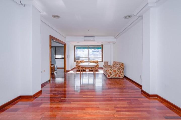 Piso en venta en Granada, Centro photo 0