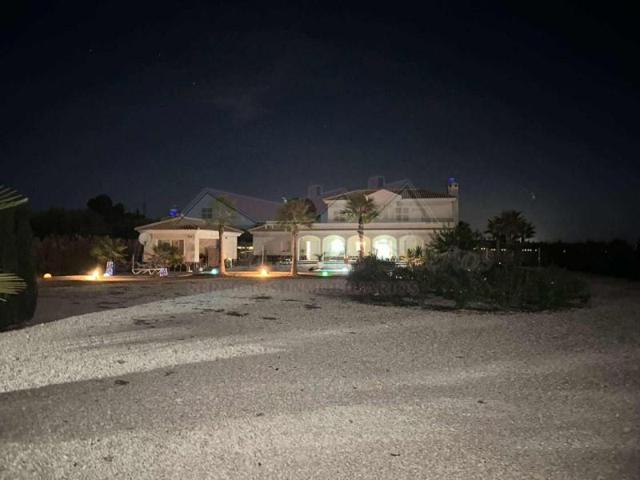 Chalet en venta en Sax photo 0