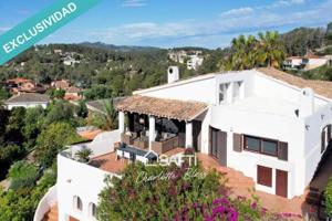 Casa en venta en Olivella photo 0