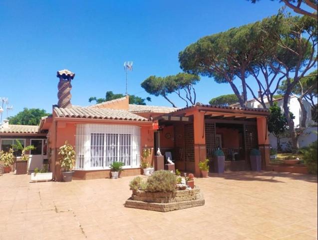 Chalet en venta en Chiclana de la Frontera, 1ª pista de La Barrosa photo 0