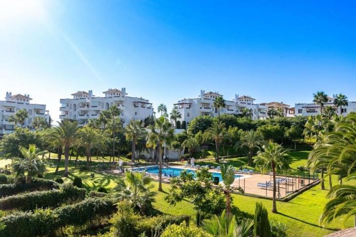 Apartamento en venta en Estepona, Costa Del Sol photo 0