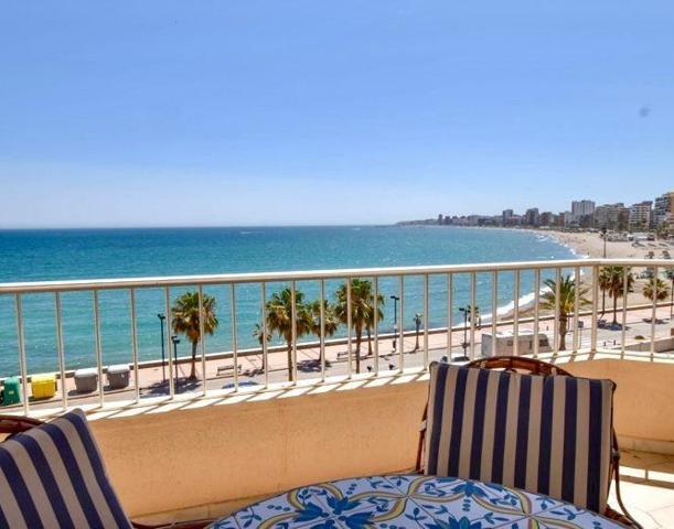 Apartamento en venta en Fuengirola, Las Gaviotas photo 0