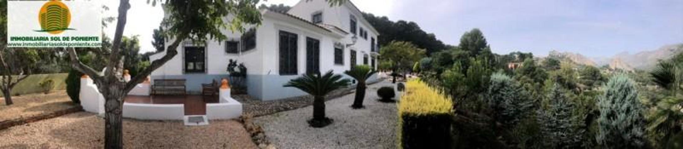 Chalet en venta en Guadalest, El Castell de Guadalest photo 0