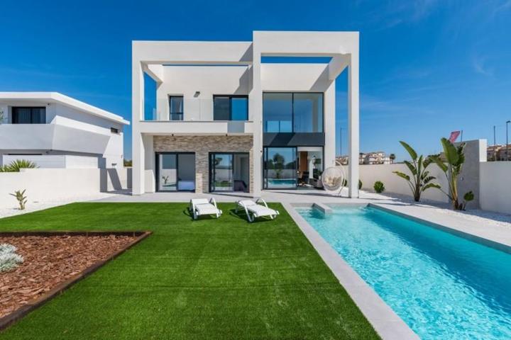 Chalet en venta en La Marina, MARINA URBANIZACIONES photo 0