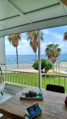 Duplex en venta en Benalmádena, 1ª línea de playa photo 0