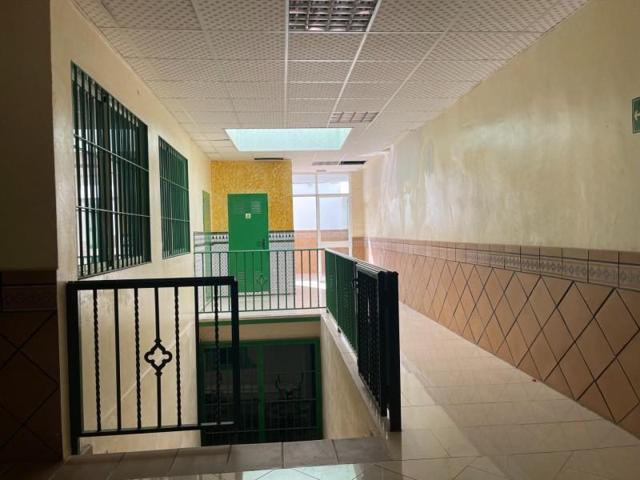 Local comercial en venta en Torremolinos, La Carihuela photo 0