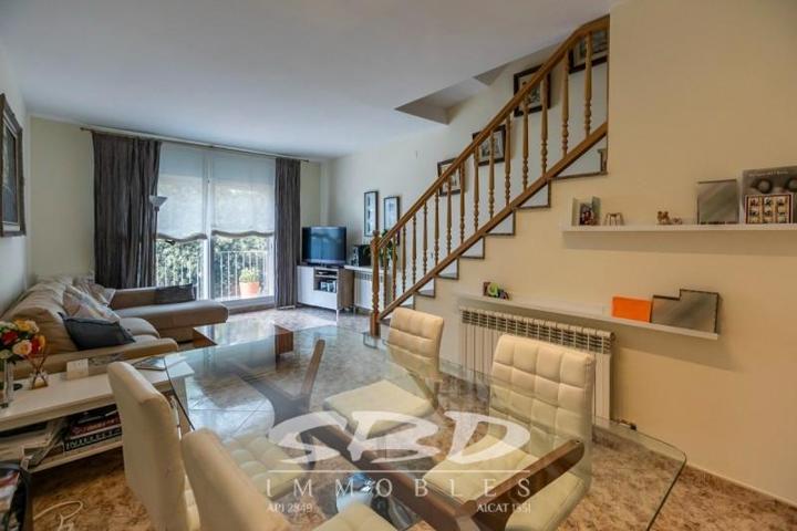 Casa en venta en Sabadell, Creu alta photo 0
