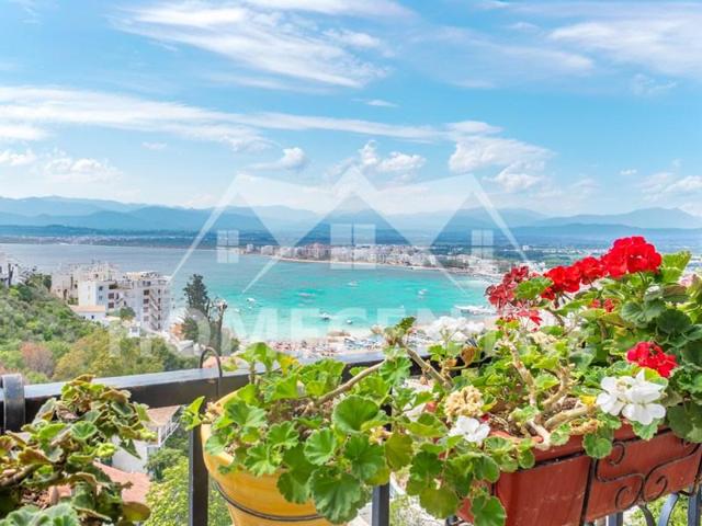 Casa en venta en Roses photo 0