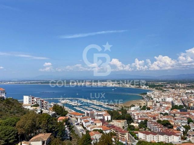 Casa en venta en Roses photo 0