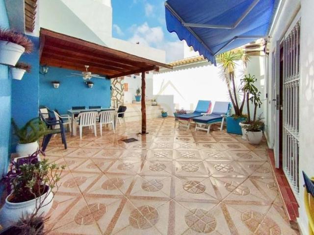 Casa con terreno en venta en Alfaz del Pi photo 0