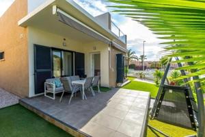 Chalet en venta en Orihuela Costa, La Zenia photo 0