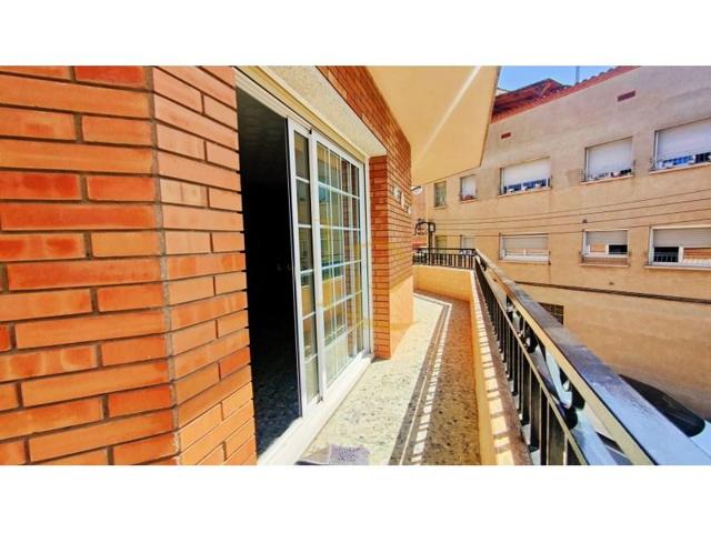 Casa en venta en Rubí photo 0