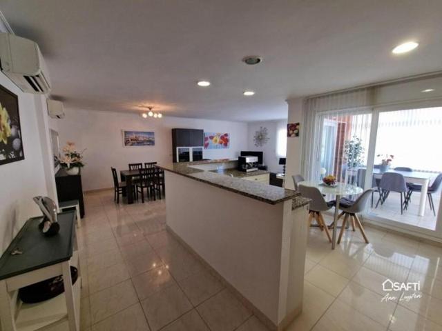 Piso en venta en Roses photo 0