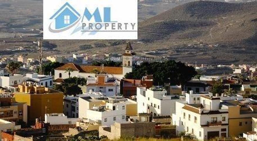 Casa con terreno en venta en San Miguel de Abona, Zona Centro photo 0