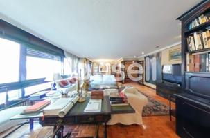 Piso en venta en Oviedo photo 0