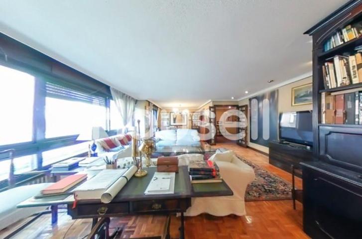 Piso en venta en Oviedo photo 0