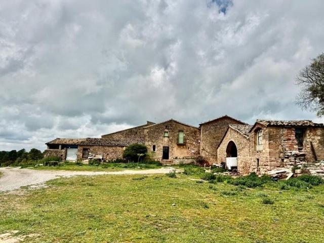 Casa con terreno en venta en Aguilar de Segarra, Cataluna photo 0