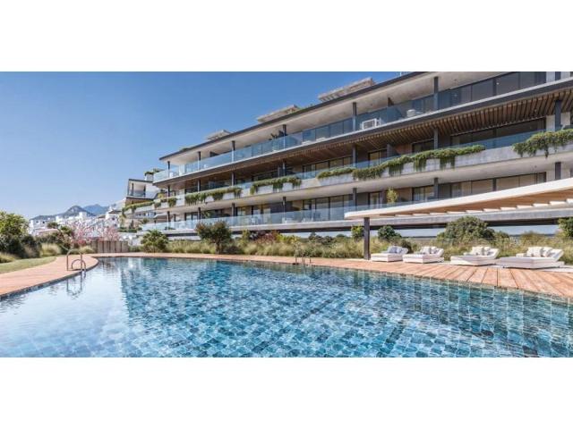 Apartamento en venta en Estepona photo 0