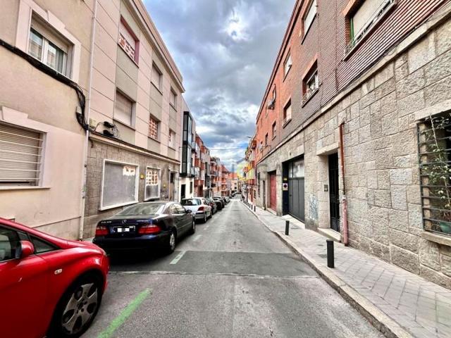 Aticos en venta en Madrid, Calle de Cuevas, 28039 photo 0