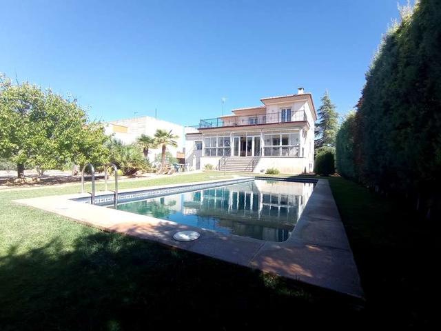 Chalet en venta en Valdepeñas, Nuevo Valdepeñas photo 0