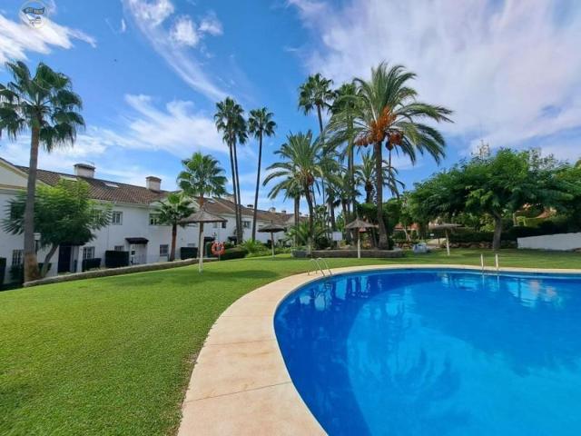 Adosada en venta en Estepona, Atalaya photo 0