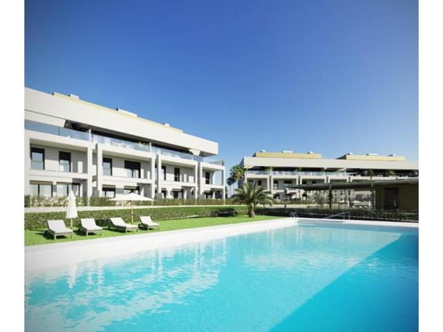 Apartamento en venta en Estepona photo 0