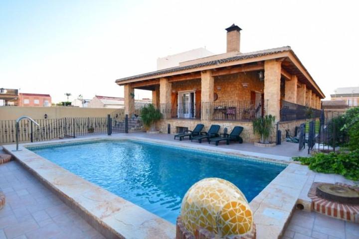 Chalet en venta en Formentera del Segura, Los Palacios photo 0