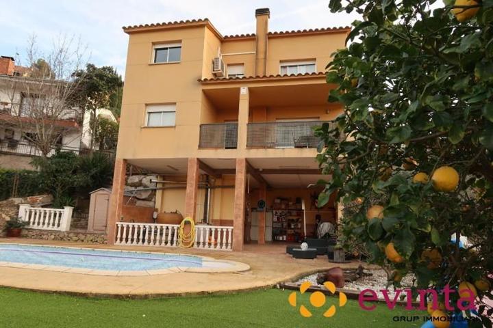 Chalet en venta en Vallirana, Vallirana parc photo 0