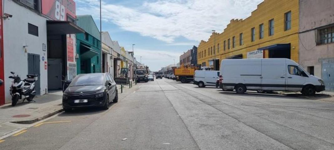 Nave industrial en venta en Viladecans, Roureda photo 0