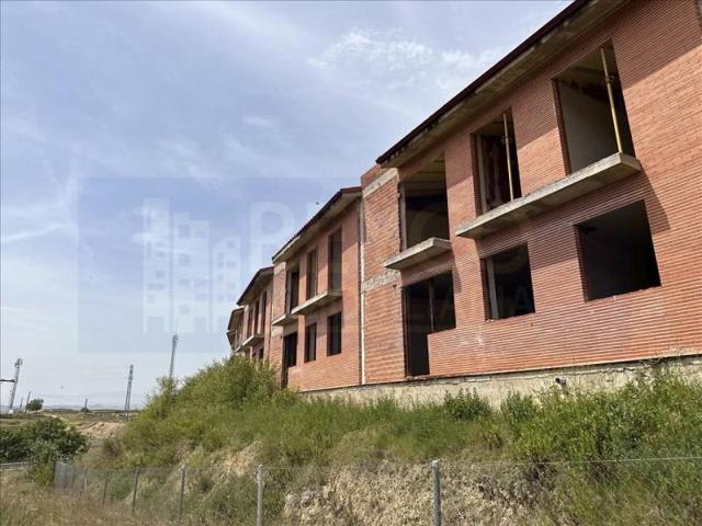Edificio en venta en Briones photo 0