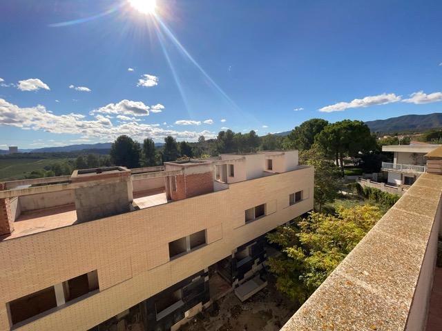 Edificio en venta en Flix, Flix photo 0