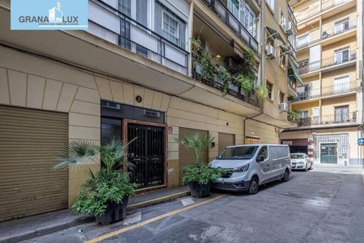 Piso en venta en Granada, Realejo photo 0