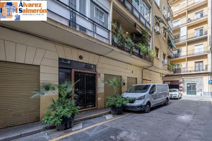 Piso en venta en Granada, Realejo photo 0