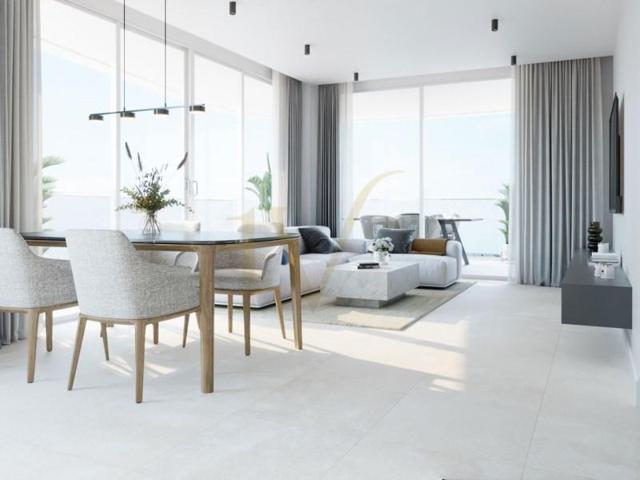 Apartamento en venta en Fuengirola photo 0