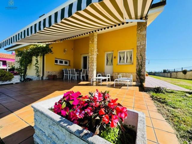 Chalet en venta en Villaviciosa, Quintes - Arroes photo 0