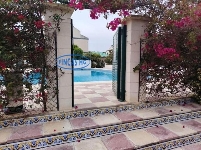 Adosada en venta en El Campello, Playa Muchavista photo 0