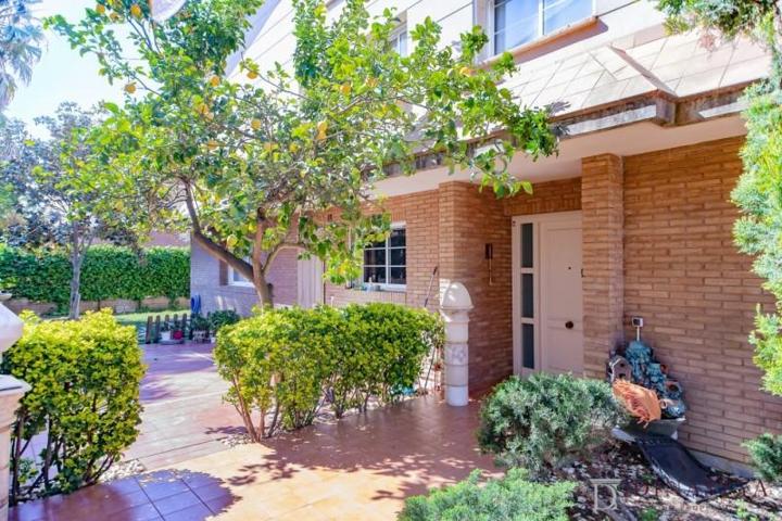 Adosada en venta en Salou, Barenys photo 0