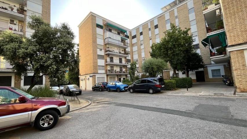 Piso en venta en Sevilla, Nervión photo 0