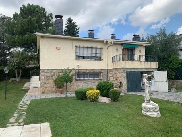 Chalet en venta en Boalo photo 0