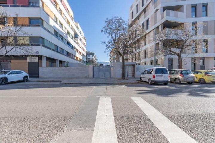 Piso en venta en Granada, Parque Lagos photo 0