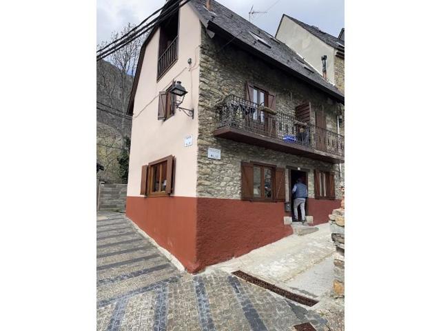 Casa en venta en Naut Aran photo 0