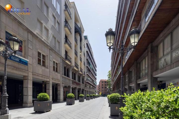 Piso en venta en Granada, Centro photo 0
