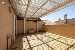 Bungalow en venta en Granada, El serrallo photo 0