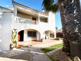 Chalet en venta en Orihuela Costa, Campoamor photo 0