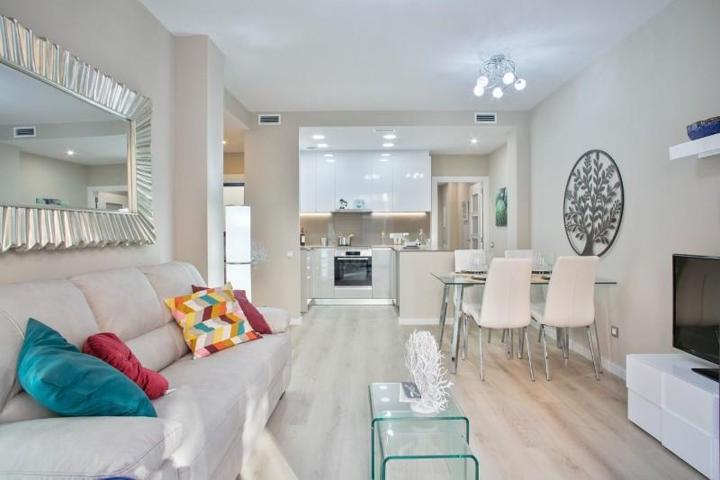 Piso en venta en Barcelona, Navas photo 0