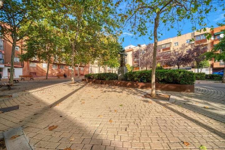 Local comercial en venta en Getafe, San Isidro photo 0