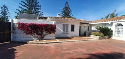 Chalet en venta en Algeciras, - La Granja - La Colina - Los Pastores photo 0