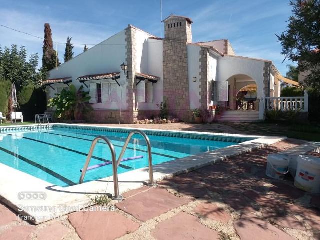 Chalet en venta en Paterna, La Cañada photo 0