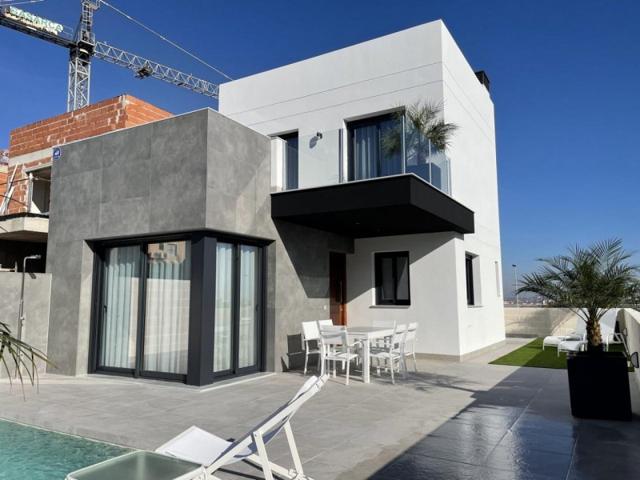 Chalet en venta en Torrevieja, Los altos photo 0