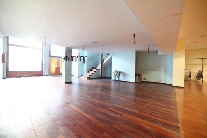 Local comercial en venta en Vigo, Centro - Areal photo 0